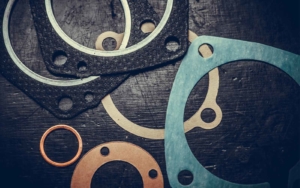 Customized gaskets and fluid seals